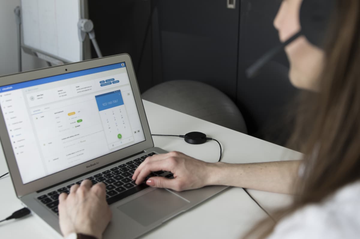 Cómo los Equipos Remotos utilizan CloudTalk como Software Telefónico para Empresas
